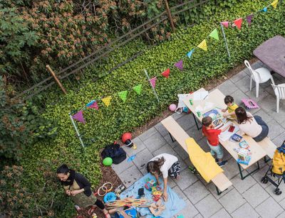 Bei unseren Workshops und Veranstaltungen organisieren wir auf Wunsch eine kostenfreie Kinderbetreuung vor Ort durch geschulte Betreuungspersonen. Foto: Christian Hüller